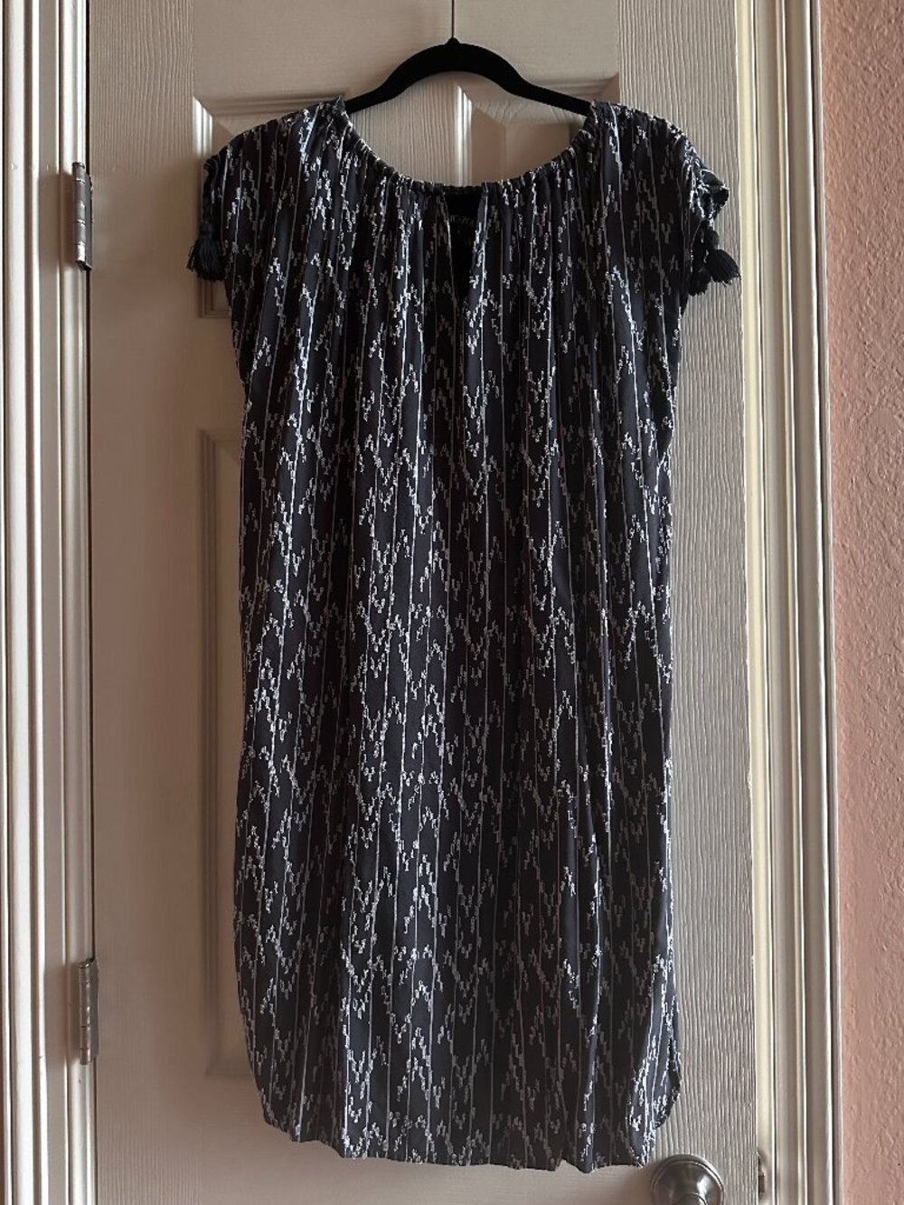 NIC+ZOE Black & Silver Textured Shift Dress – Size Small